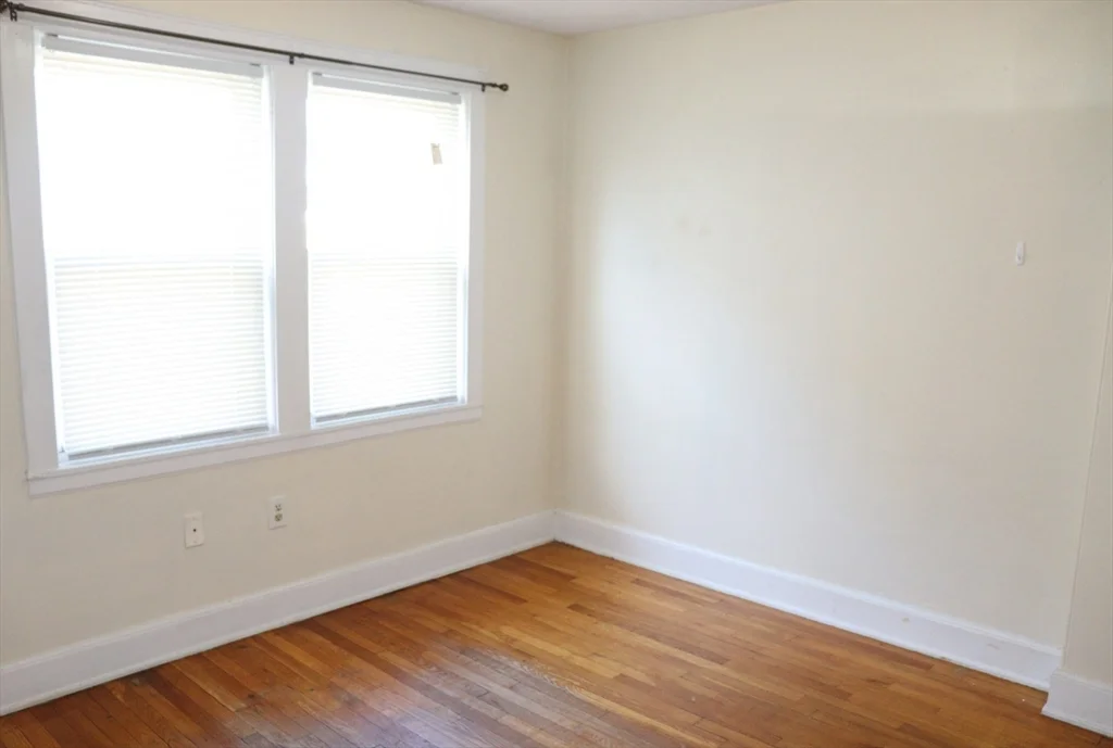 40 Baker Ave, Quincy