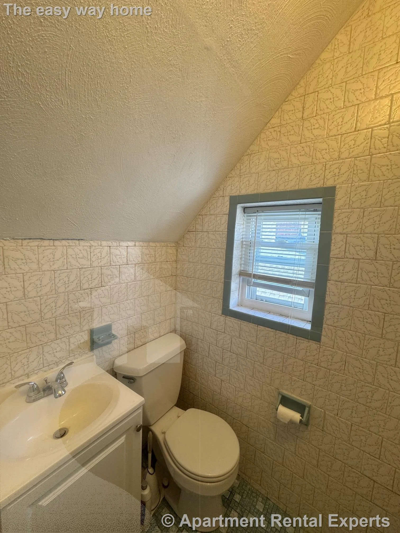 454 Broadway, Magoun Square