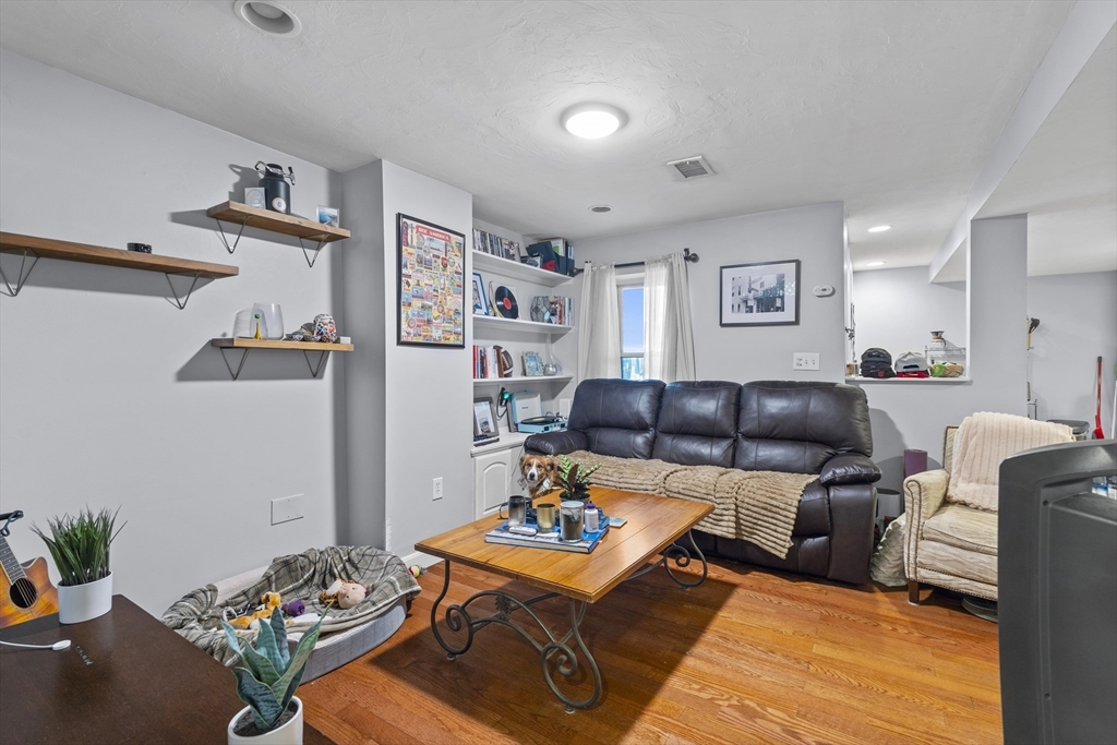 11 Gates, South Boston