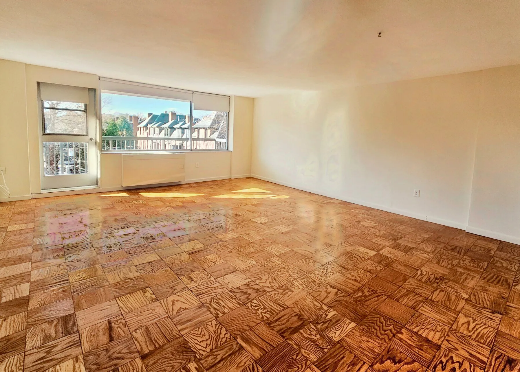 101 Monmouth St, Longwood