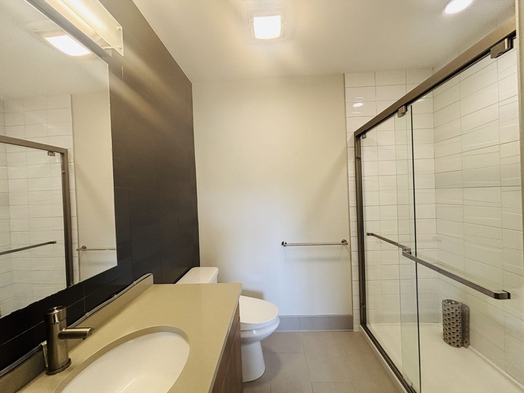 1975 Massachusetts Ave, North Cambridge