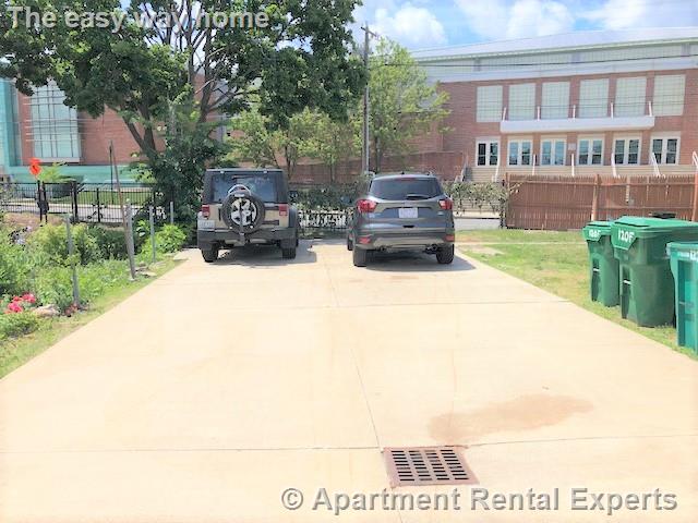 122 Frederick Ave, Tufts