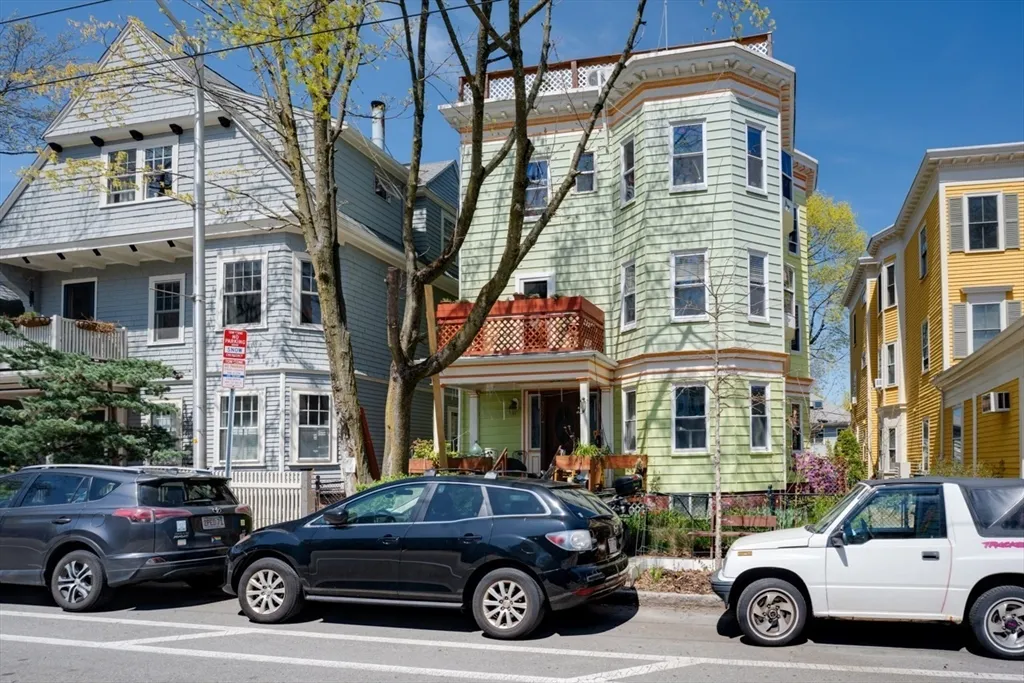 387 Huron Ave, West Cambridge