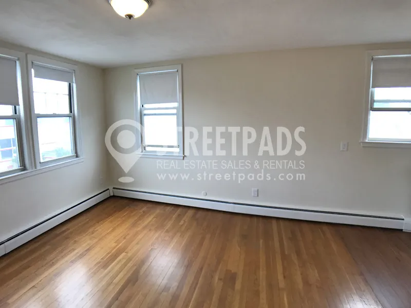 160 North Beacon St, Brighton