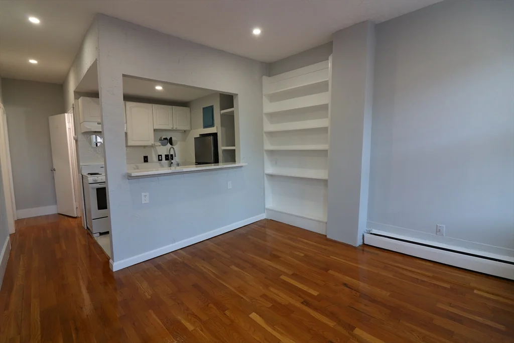 39 Irving St, Beacon Hill