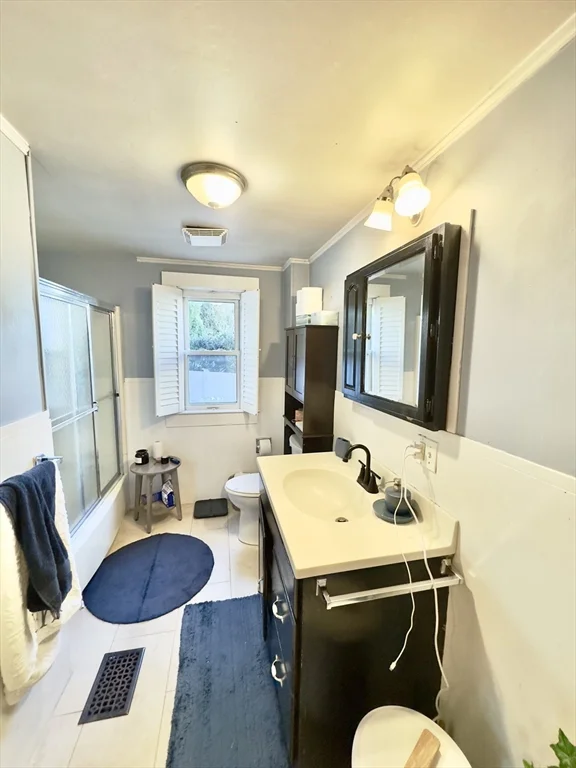 8 Fox Point, Dorchester