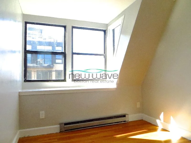 469 Massachusetts Ave, South End