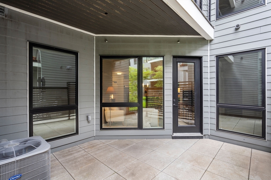 45 W 3rd St, South Boston