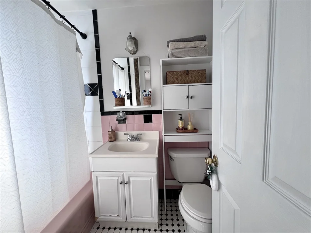 3 Englewood Ave, Brookline