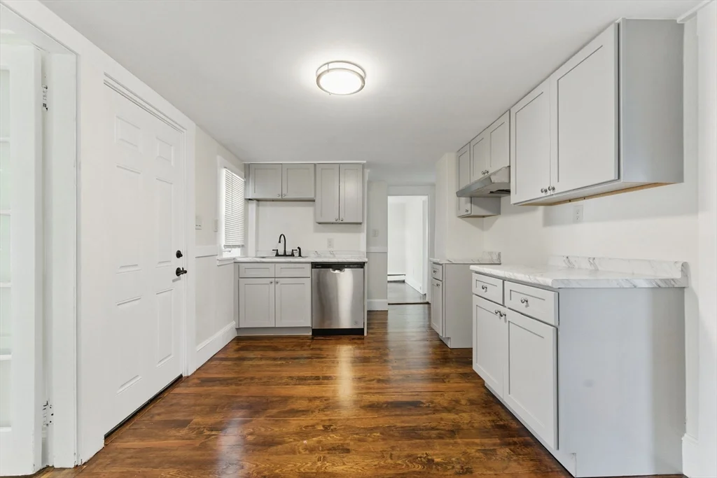 357 Granite St, Quincy