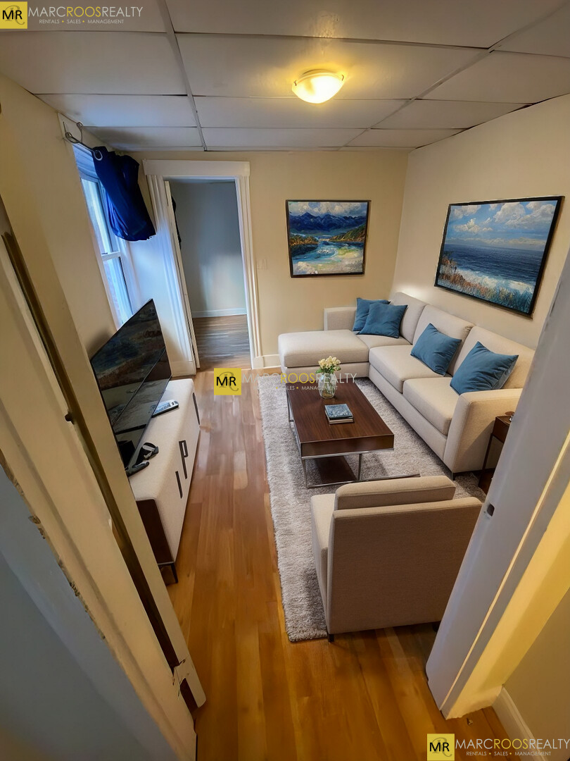 33 Chelsea St, East Boston