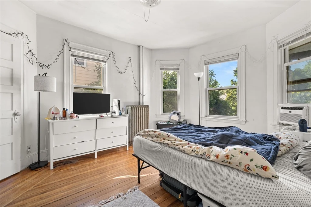 427 Medford St, Winter Hill