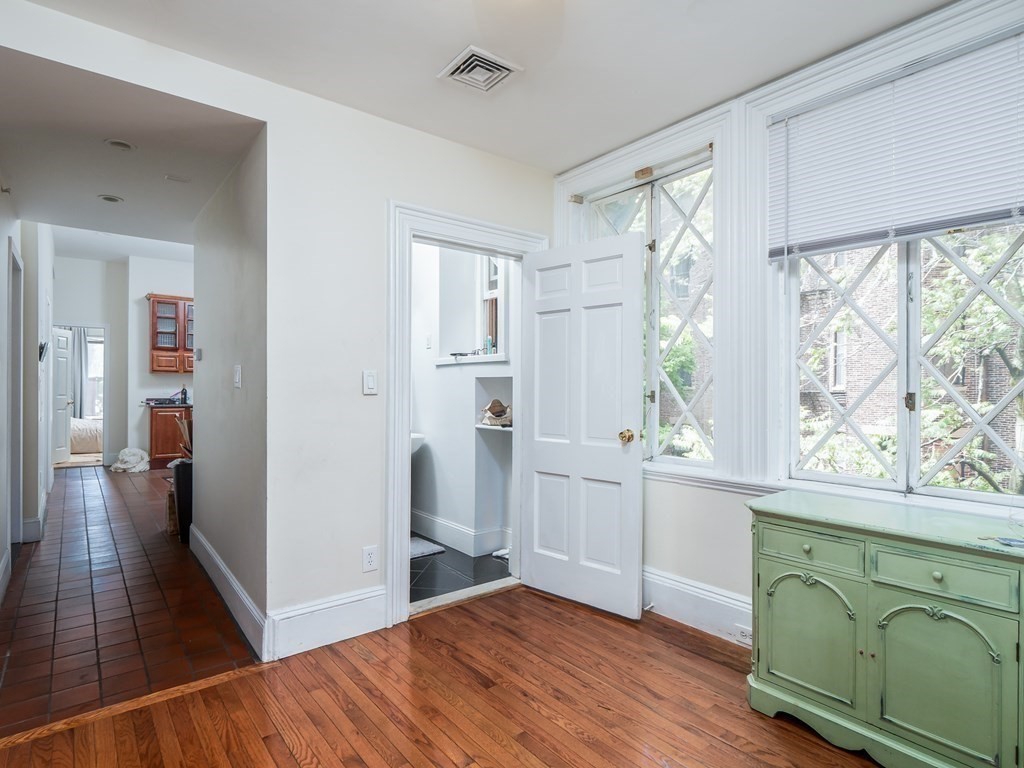 30 Gloucester St, Boston