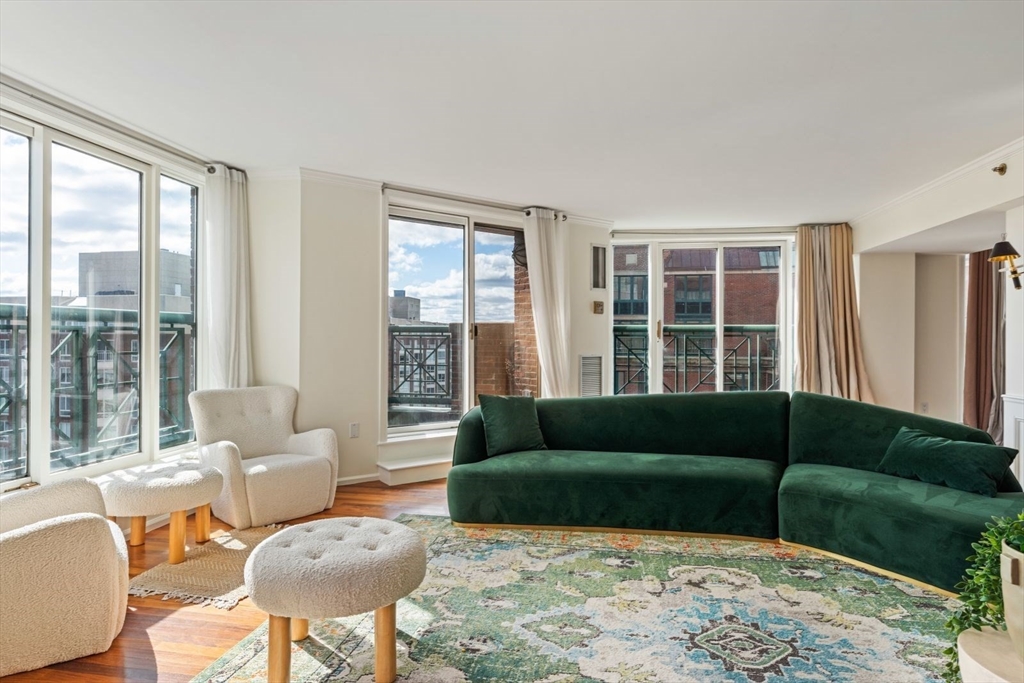 10 Rogers St, East Cambridge