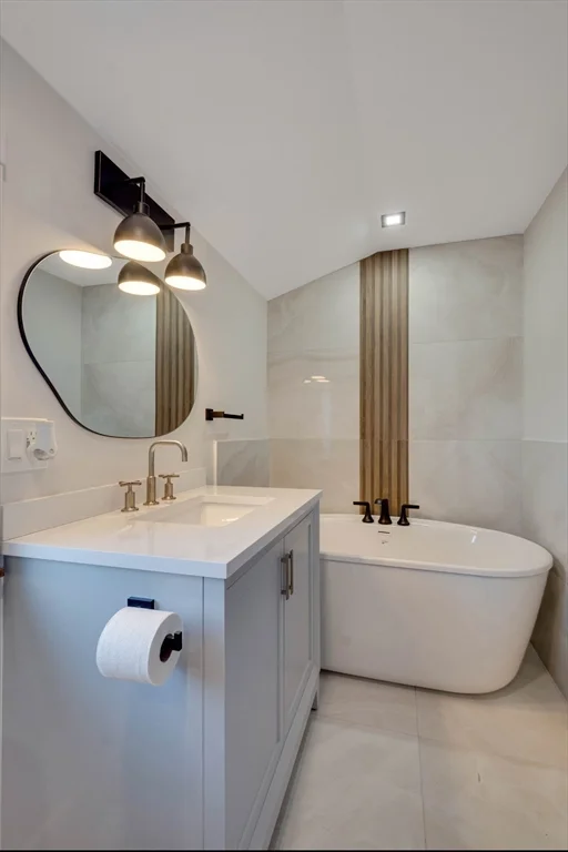 85 Morton Ave, Medford