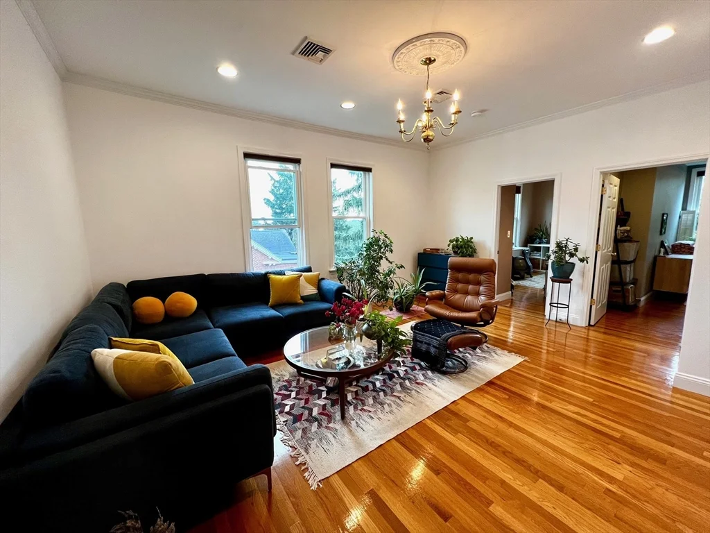 5 Austin, East Somerville