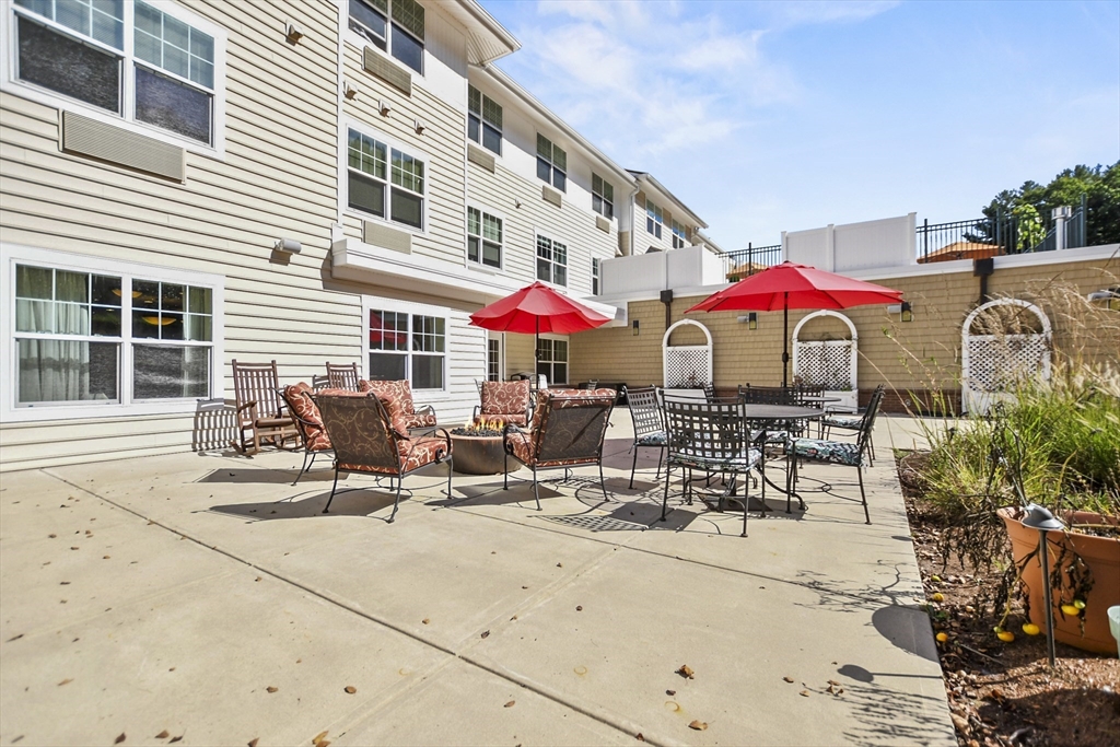 1275 Turnpike St, North Andover