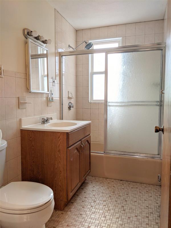 246 Harvard St, South Medford