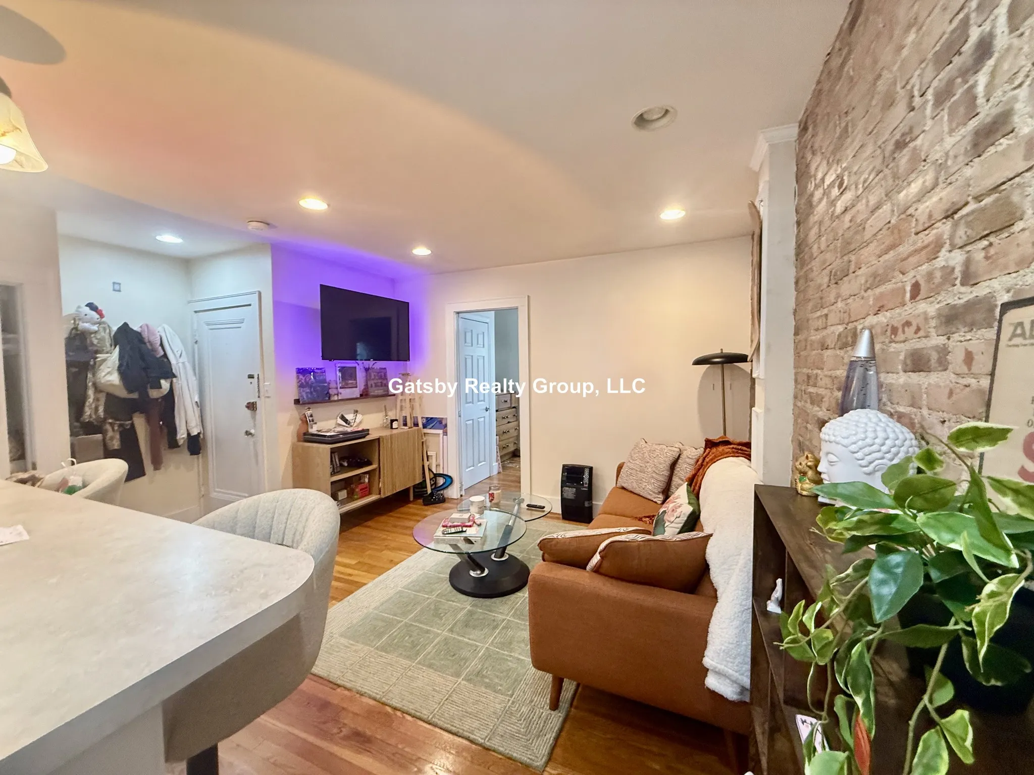 293 Spring Street Extension, Medford