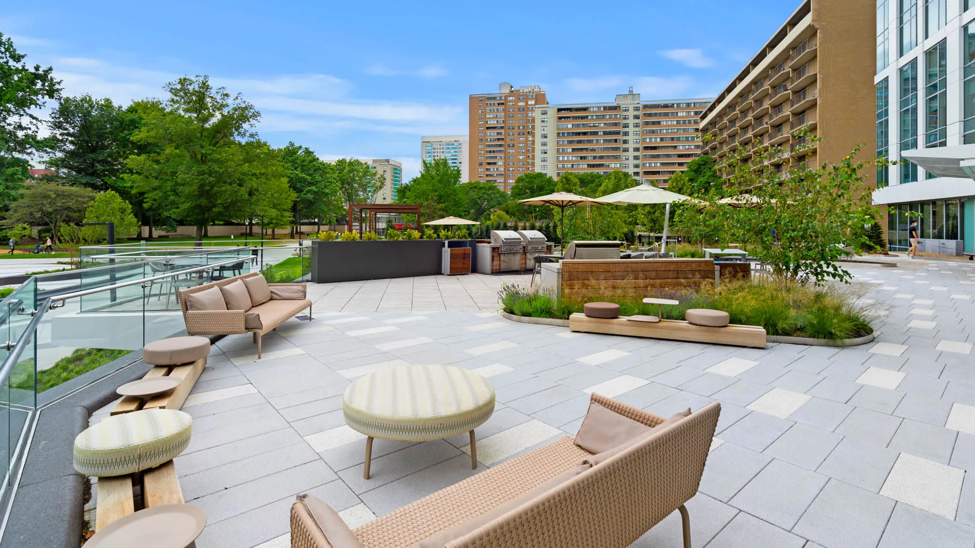 35 Lomasney Way, West End