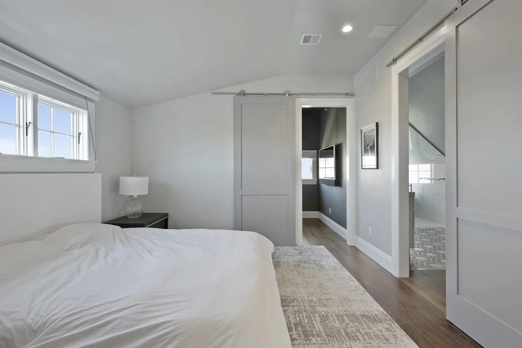 719 E 2nd St, South Boston