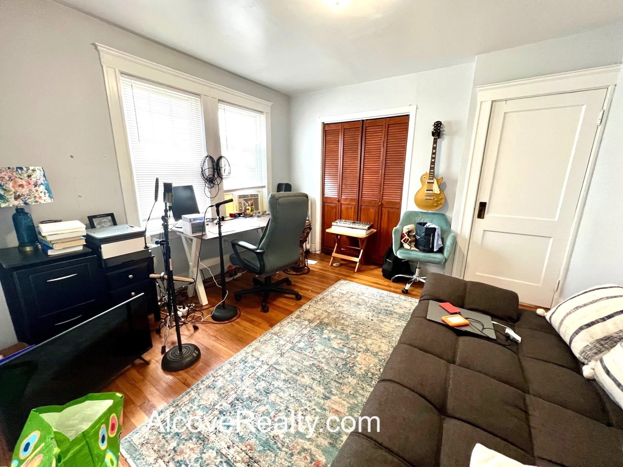 39 Sterling St, West Somerville