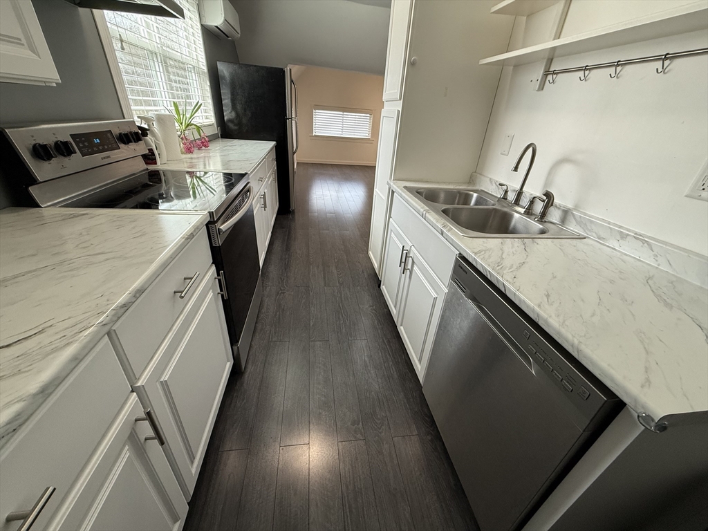 181 S Main St, Attleboro