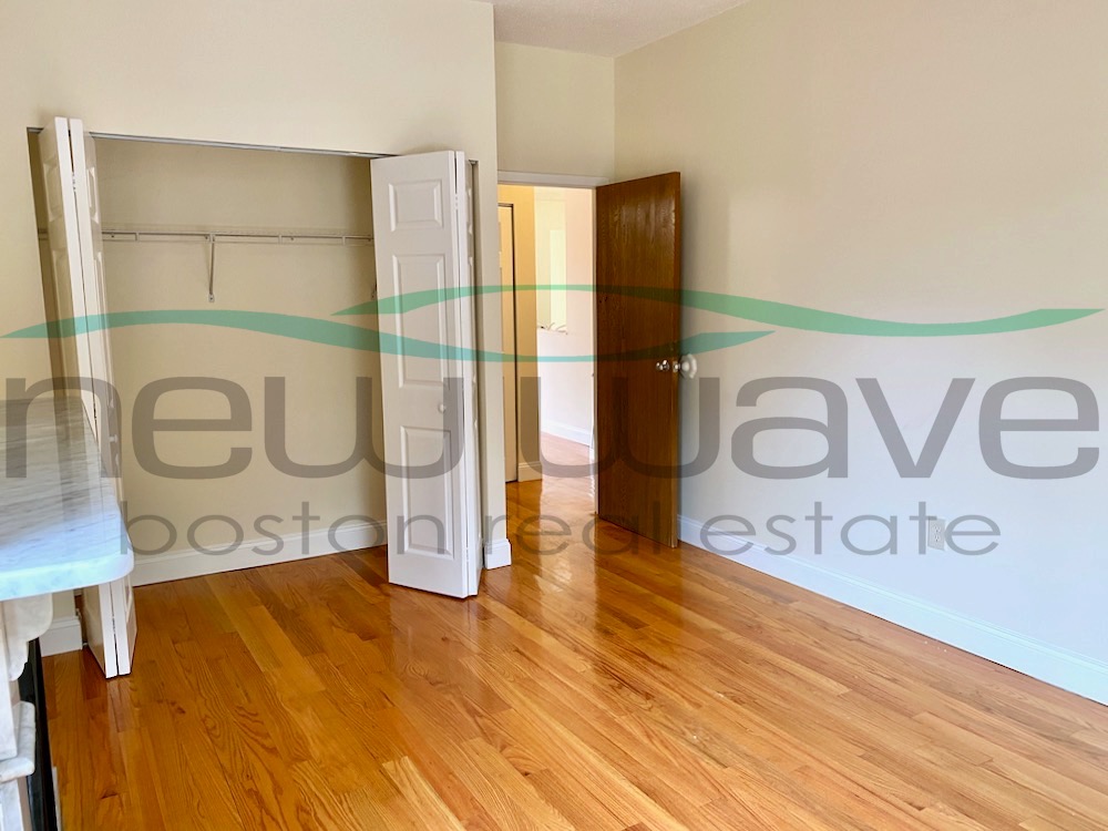 586 Massachusetts Ave, South End