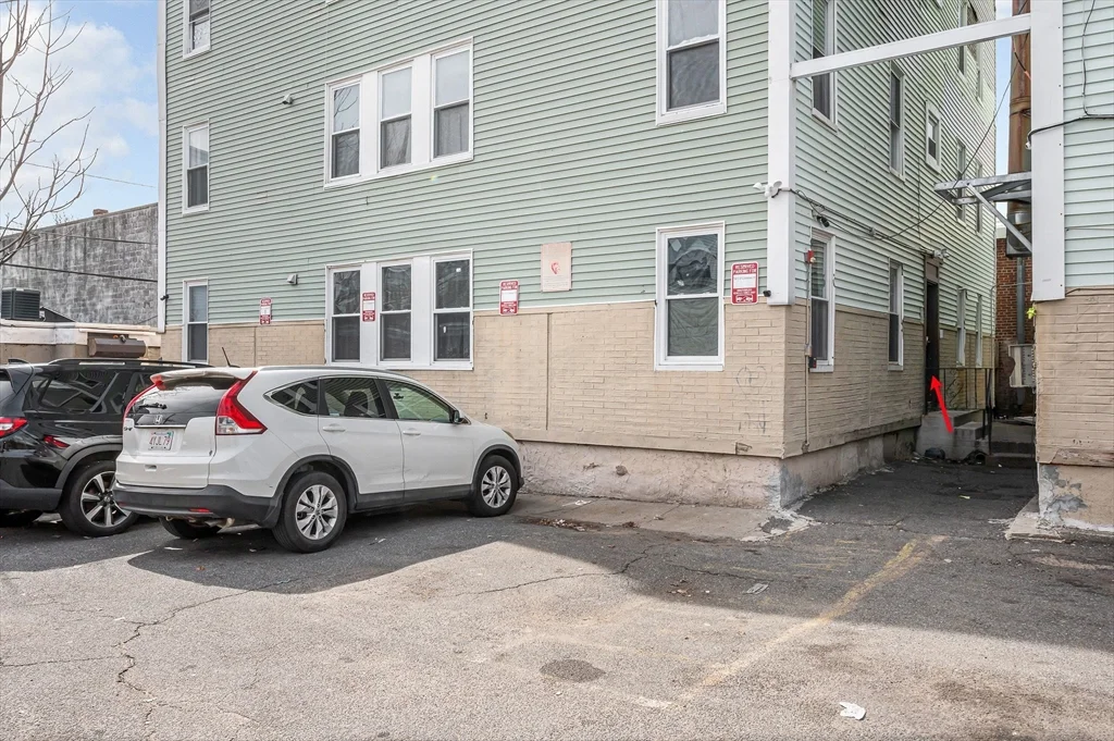 50 1/2 Common St, North Lawrence