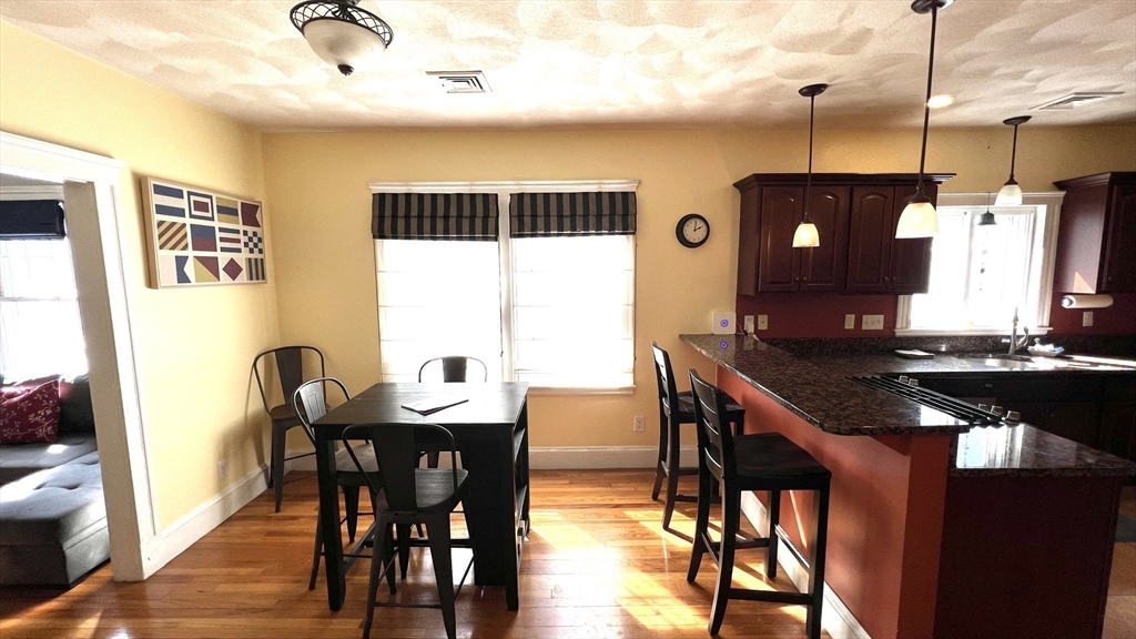 59 Cottage Park Rd, Winthrop