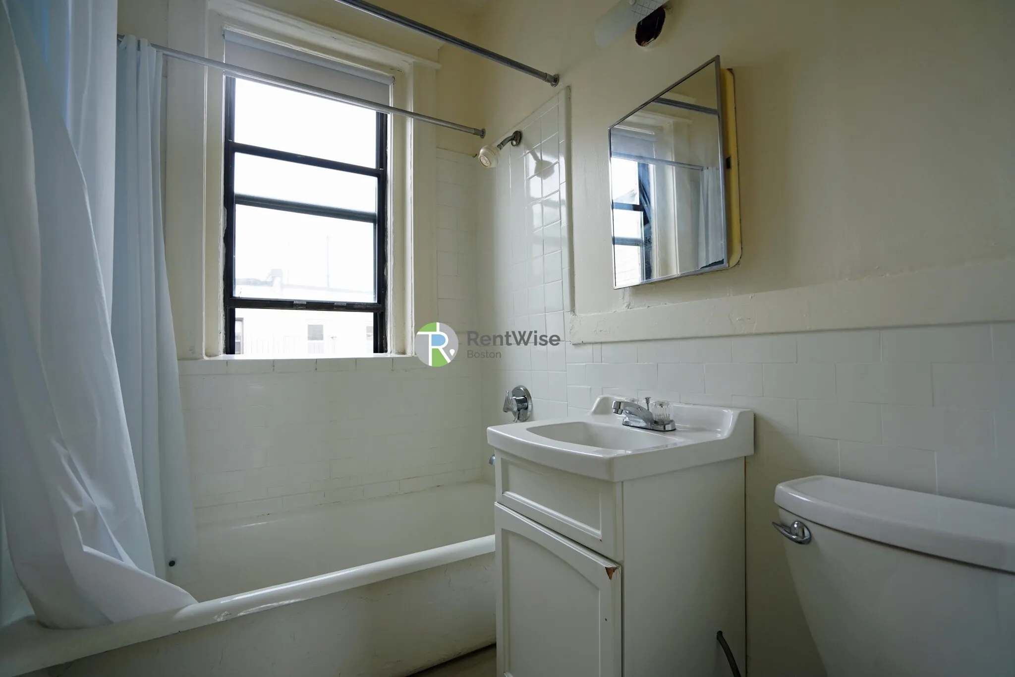 1144 Commonwealth Ave, North Brookline