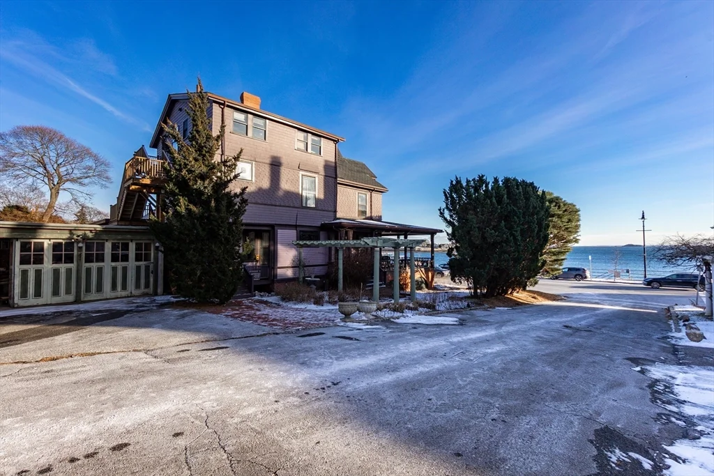 322 Humphrey St, Swampscott