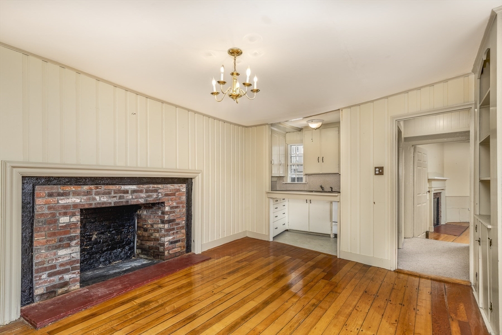 137 Washington, Old Town