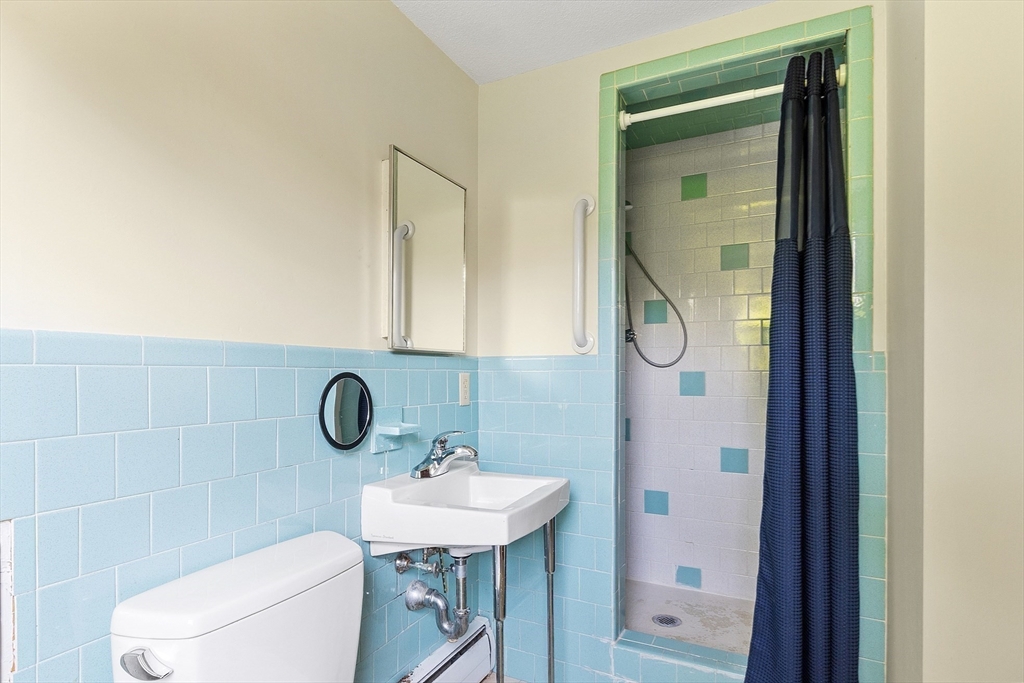 4 Lowest Ln, Rockport