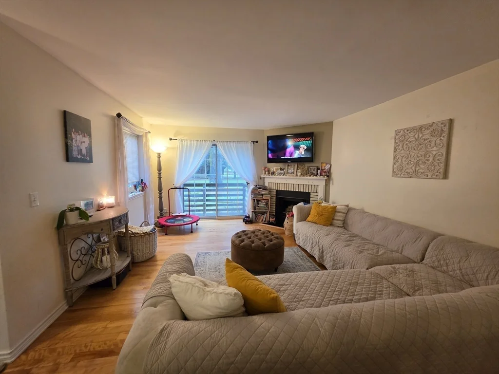 104 Johnson Rd, Chicopee