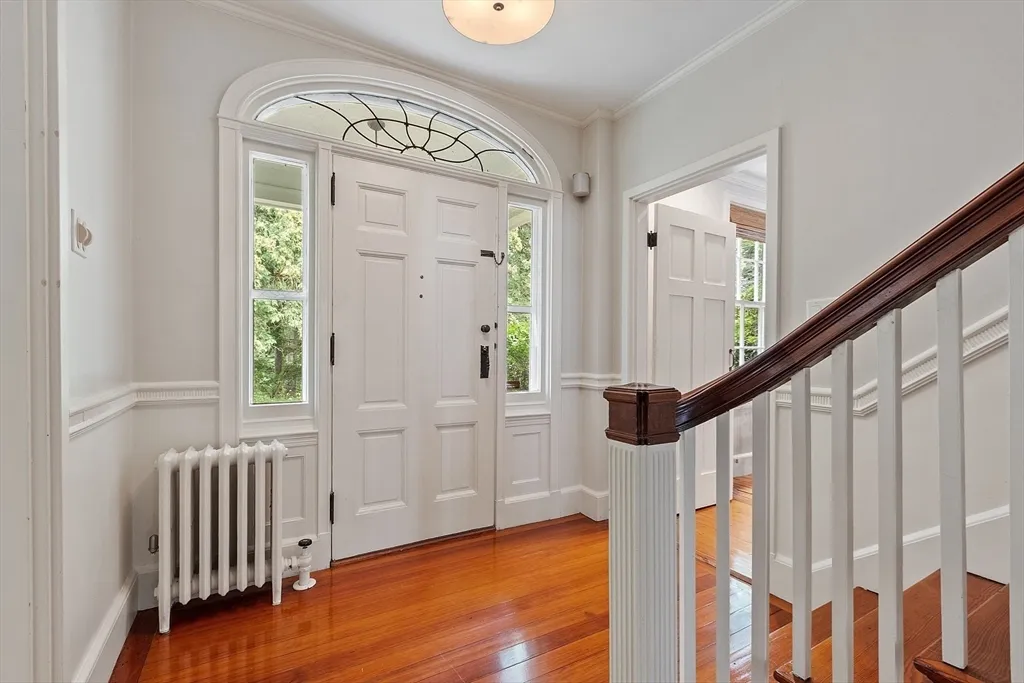 251A Old Billerica Rd, Bedford