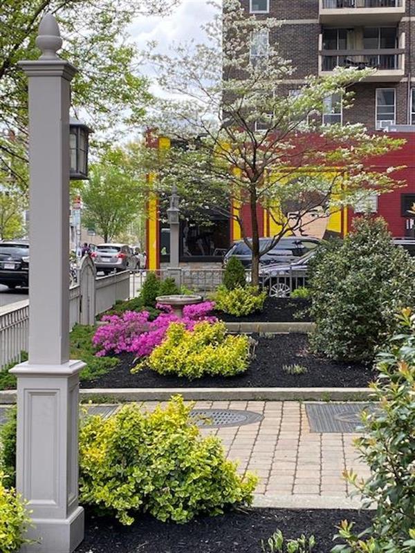 888 Massachusetts Ave, Riverside