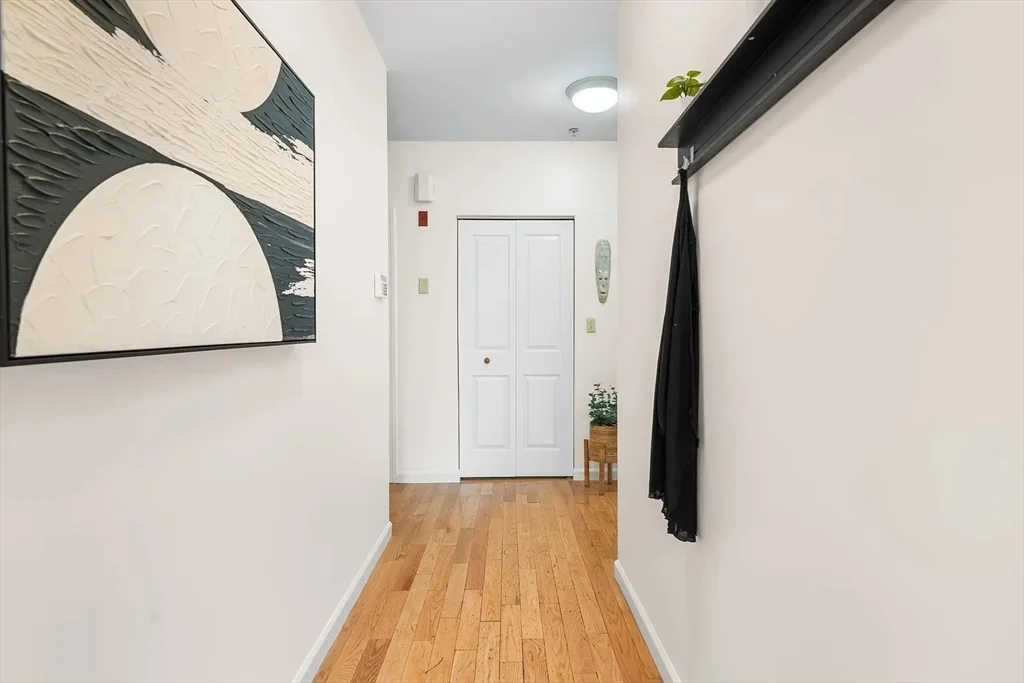 49 Cedar St, Roxbury