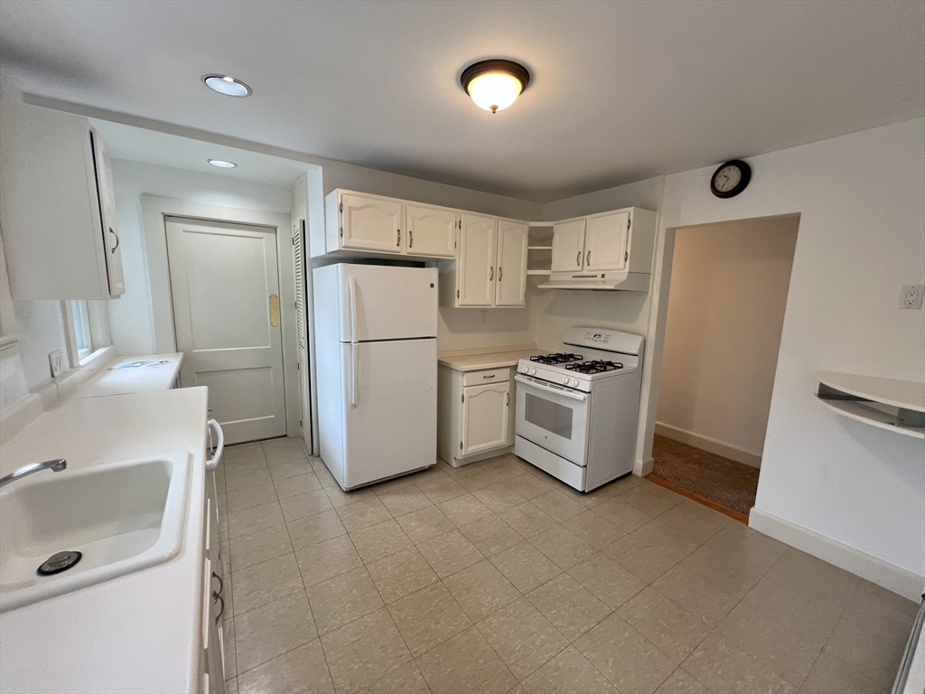 17 Maple St, Auburndale