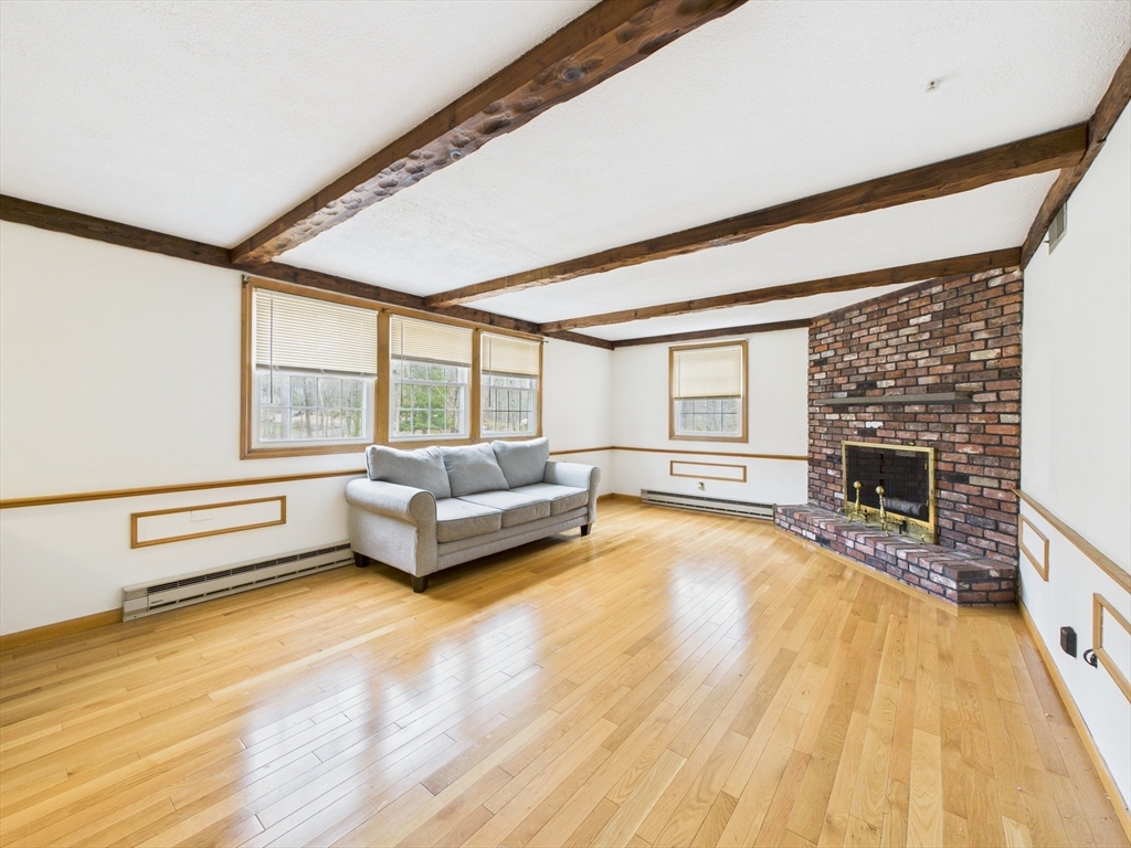 215 Stoney Lea Rd, Precinct One/Upper Dedham