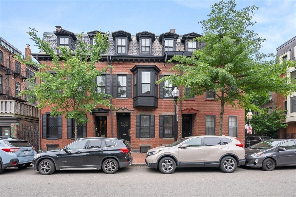 52 Clarendon St, South End