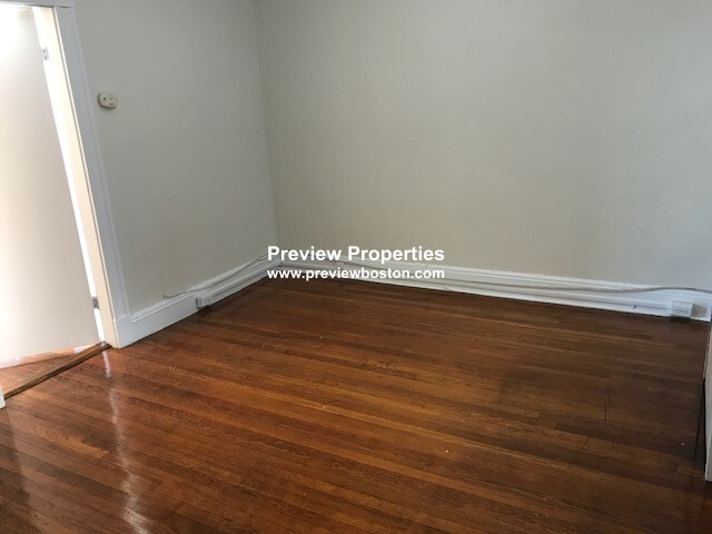 1171 Boylston St, Fenway