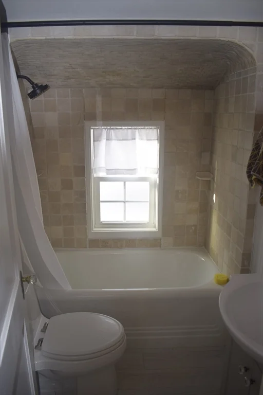 60 Park St, North Andover