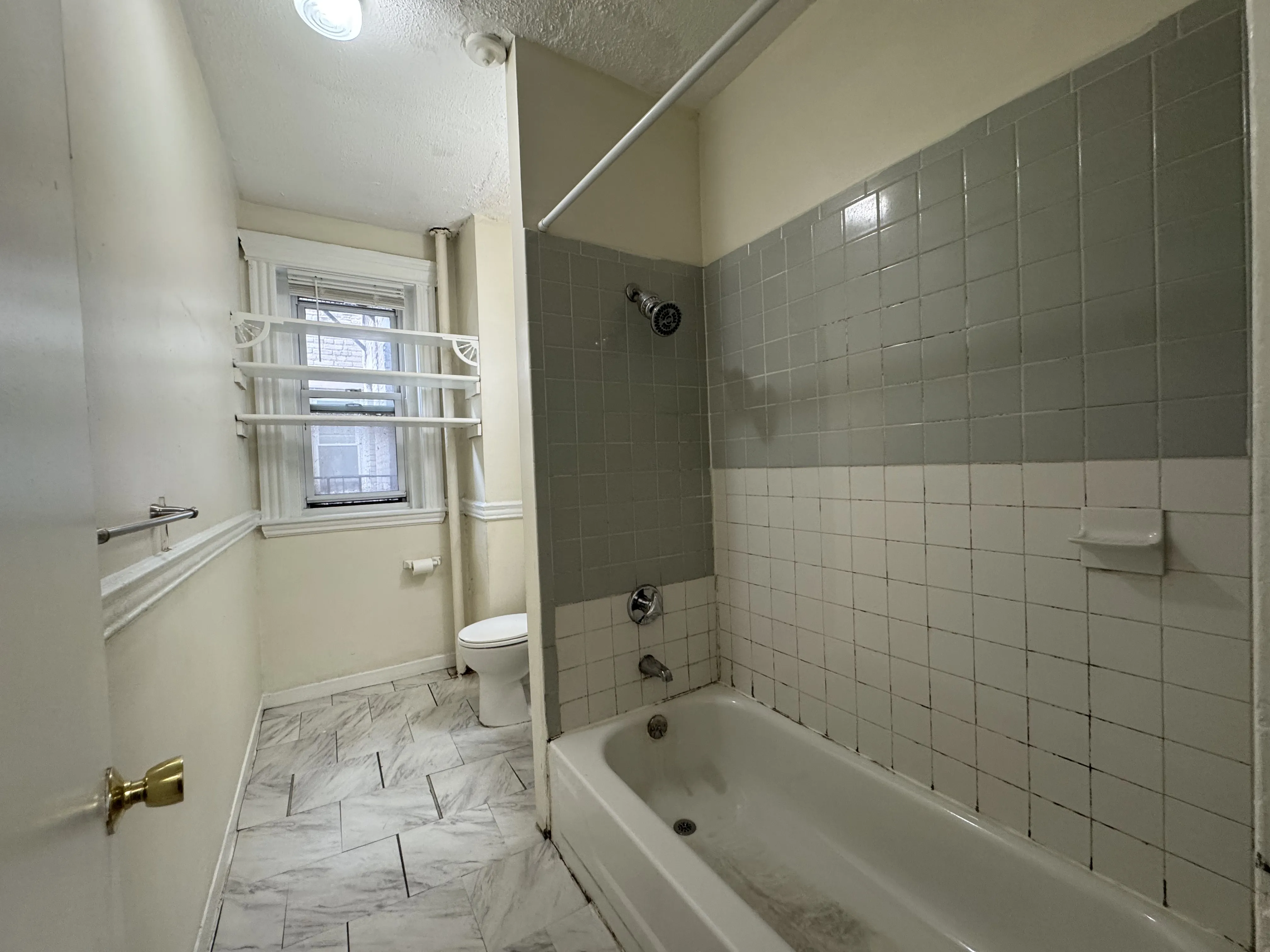 364 Riverway, Mission Hill