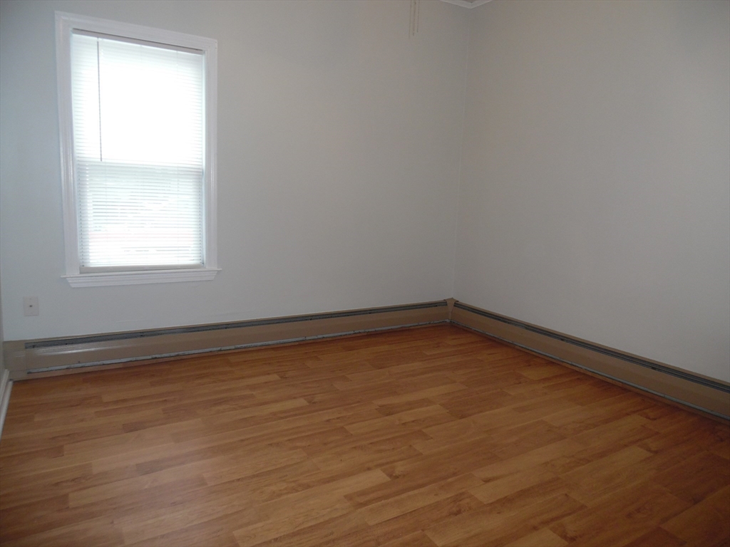 1226 North Main St, Fall River