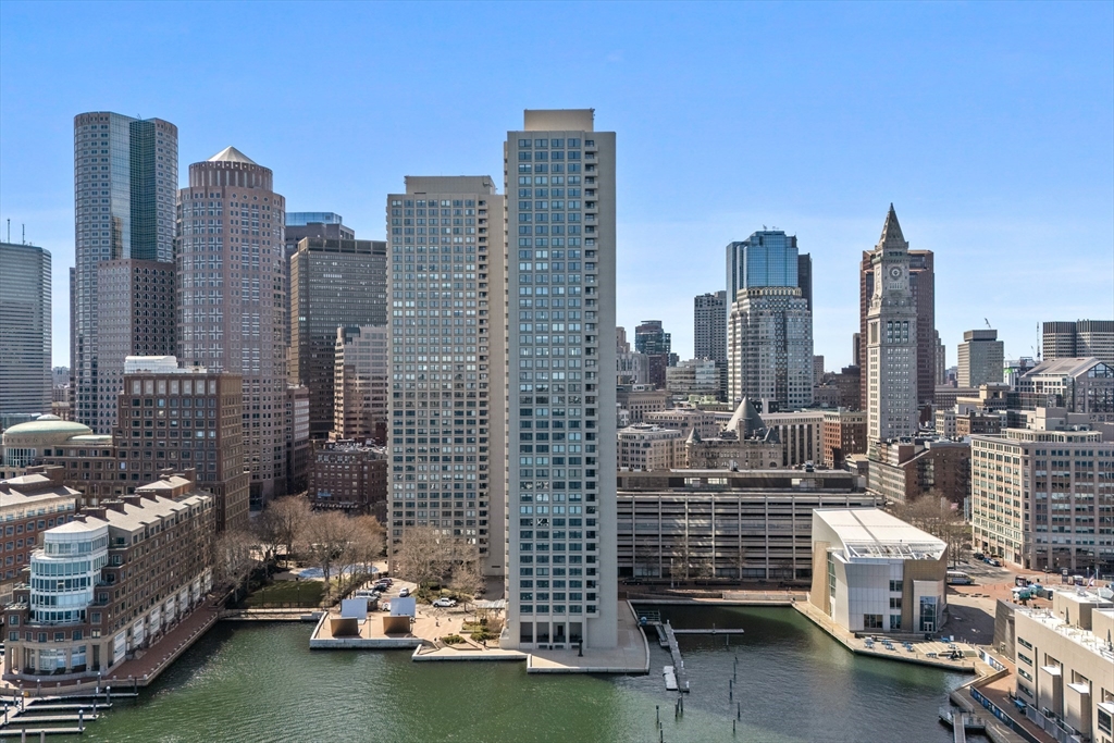 85 E India Row, Waterfront