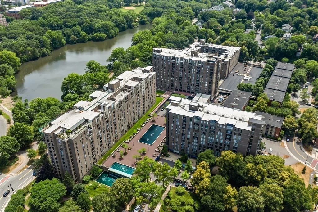 33 Pond Ave, Brookline Village