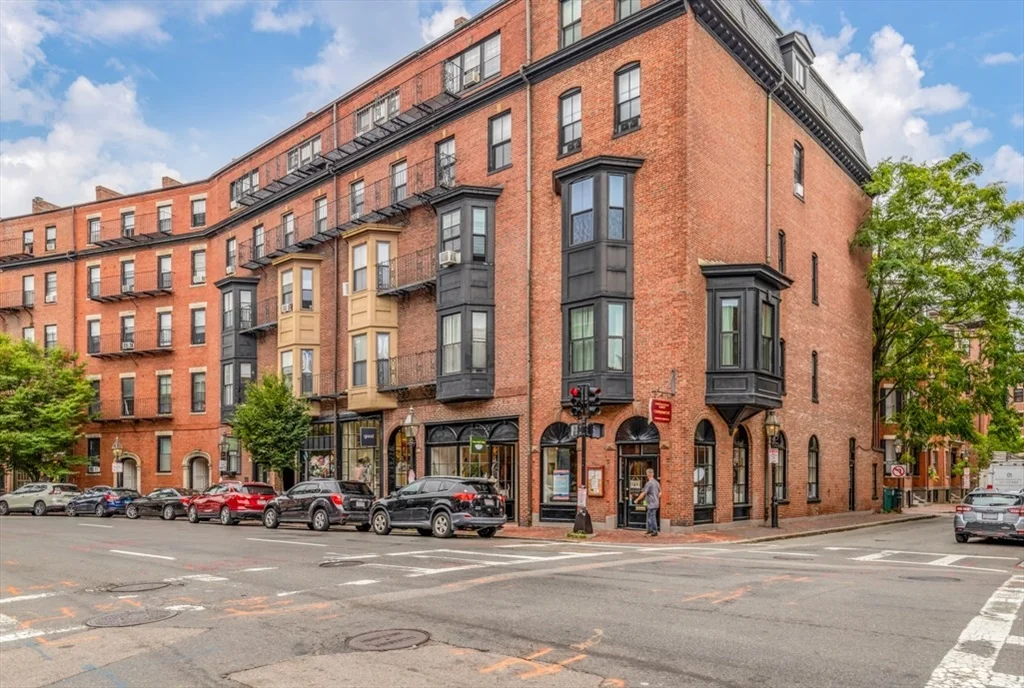 100 Charles St, Beacon Hill