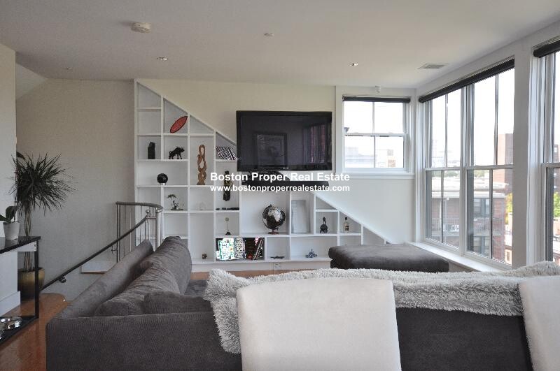 658 Massachusetts Ave, South End