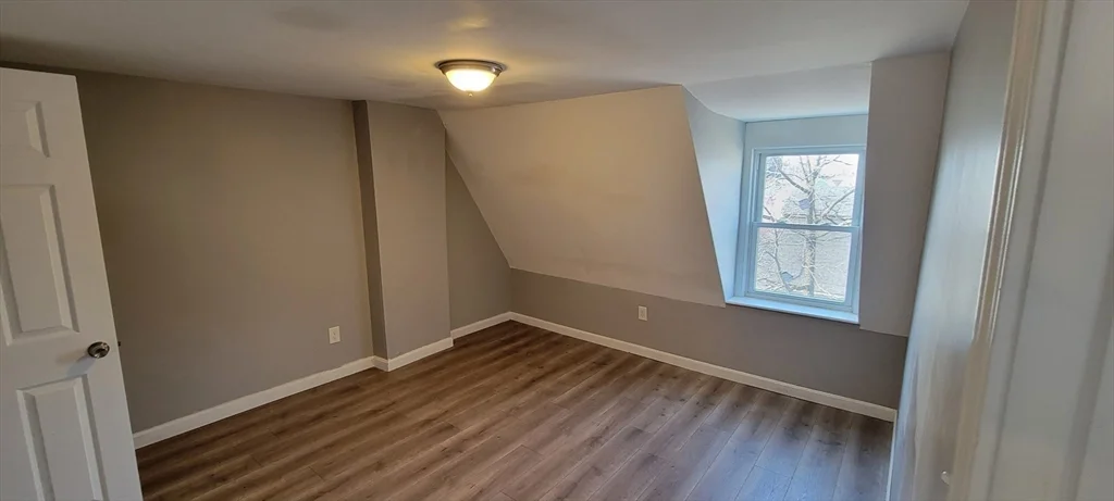 1 Mount Pleasant Pl, Roxbury
